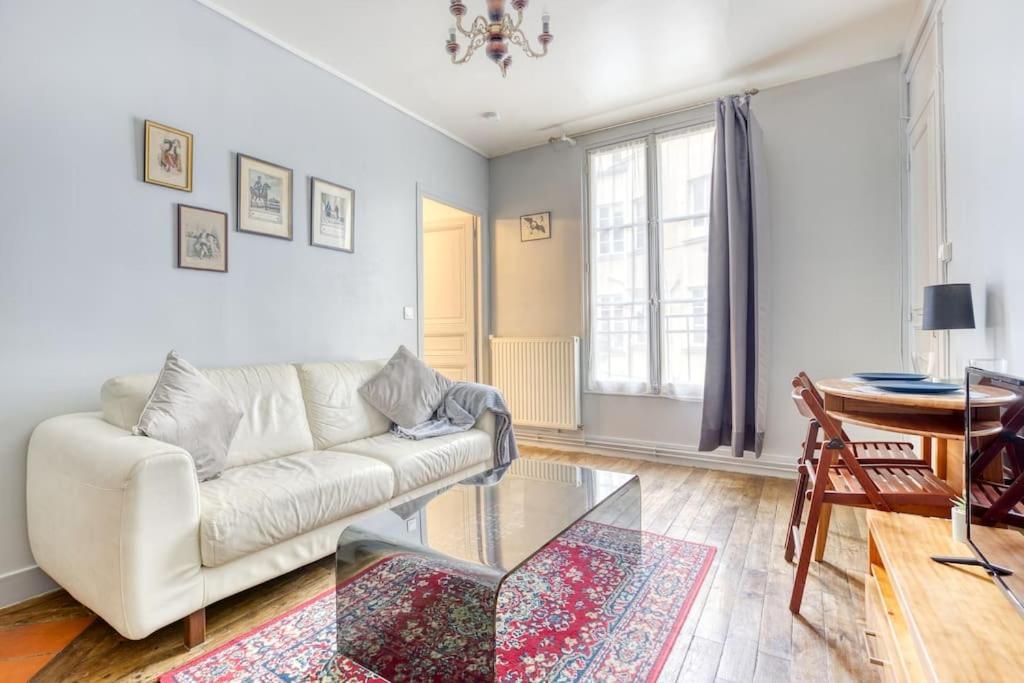 * Le Versaillais*2 Min A Pied Du Chateau Versailles Room photo